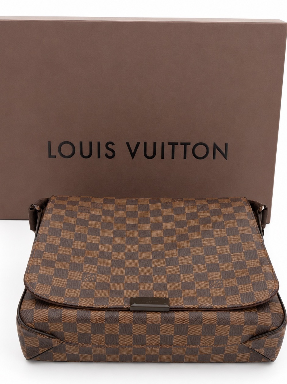 Louis Vuitton Damier Ebene DISTRICT MM Messenger Bag